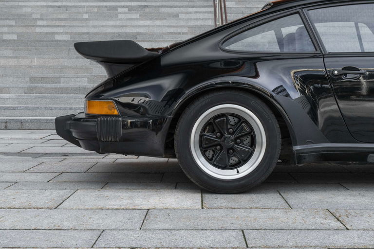 Porsche 911 Turbo 3.3