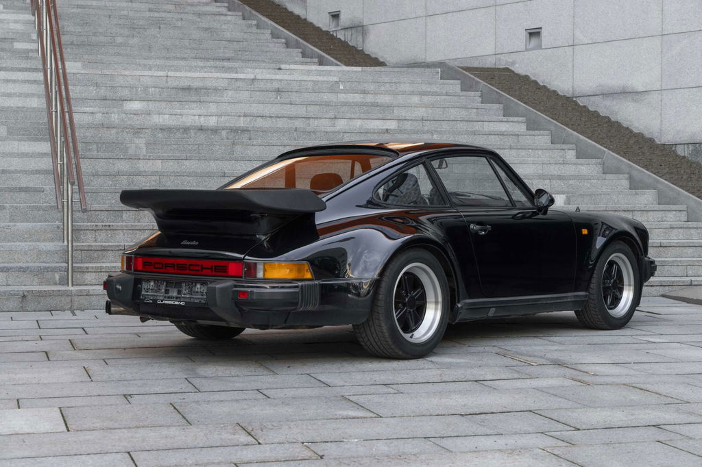 Porsche 911 Turbo 3.3