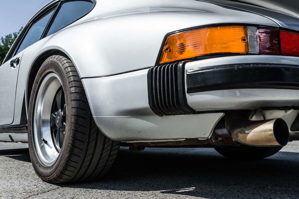 Porsche 911 Carrera 3.2 Clubsport