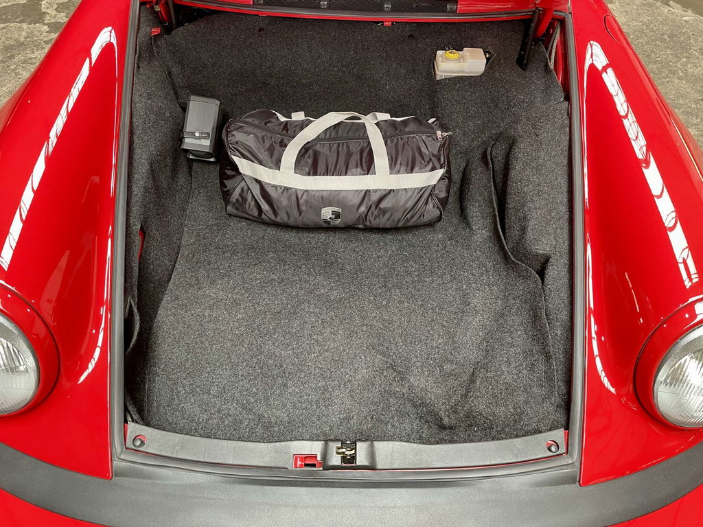 Porsche 911 Carrera 3.2 Speedster