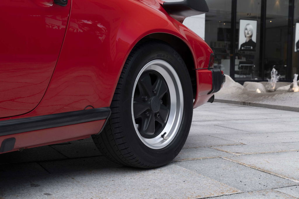 Porsche 911 Carrera 3.2