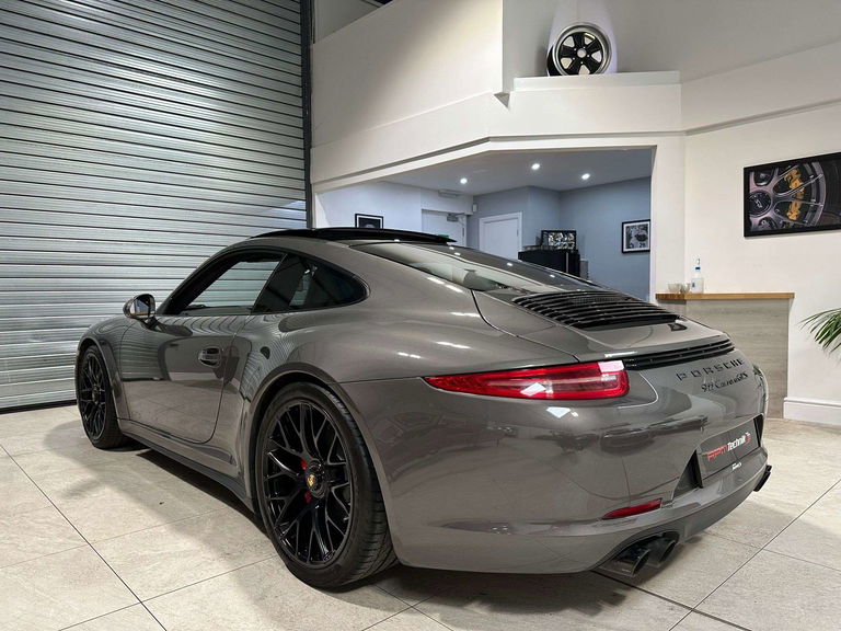 Porsche 991 Carrera GTS