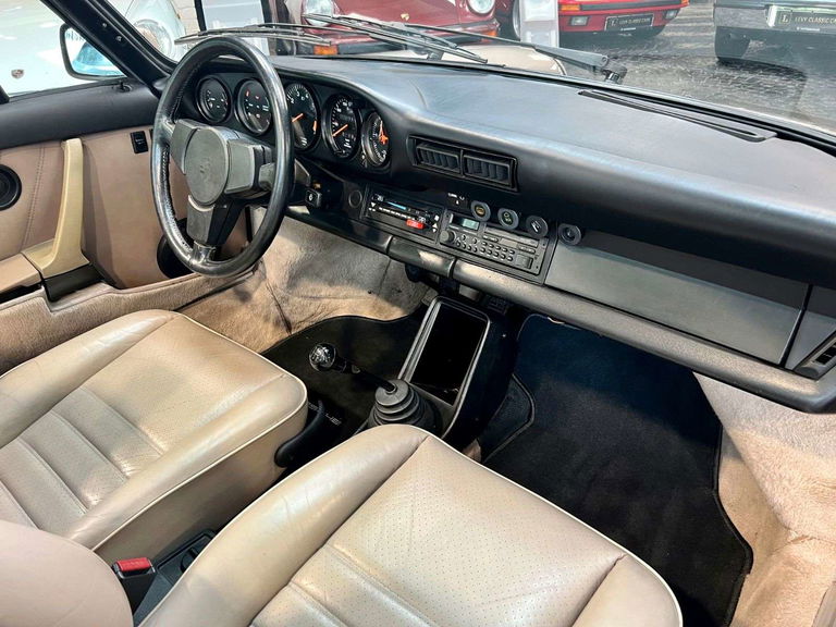 Porsche 911 Carrera 3.2