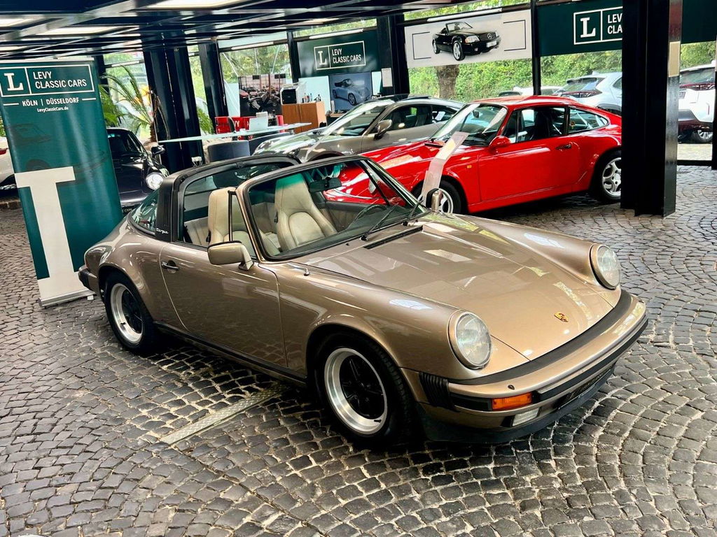 Porsche 911 Carrera 3.2