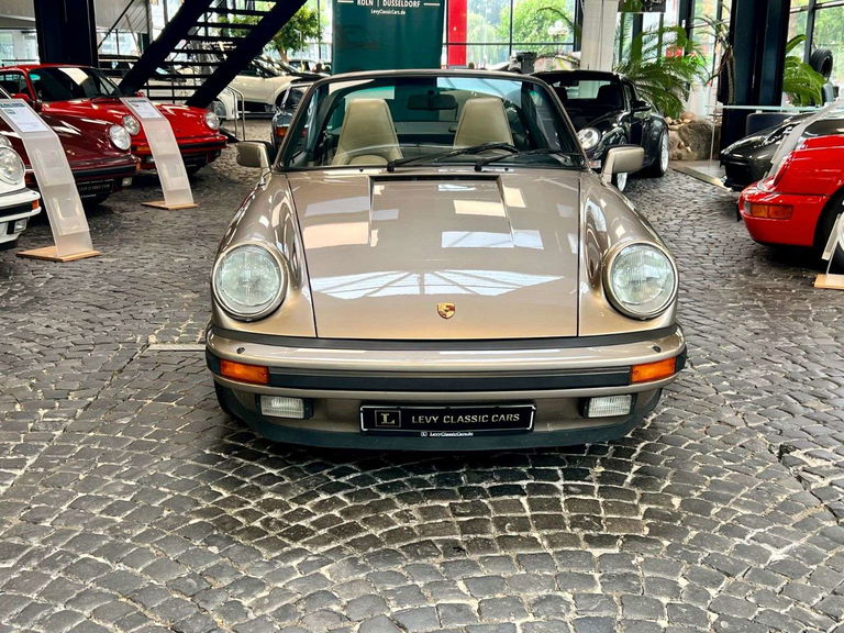 Porsche 911 Carrera 3.2