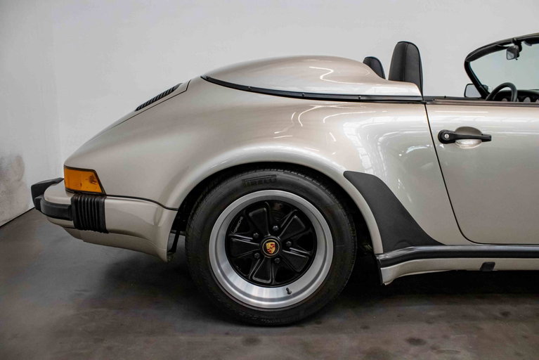 Porsche 911 Carrera 3.2 Speedster