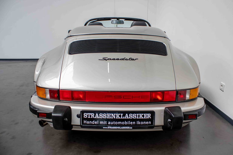 Porsche 911 Carrera 3.2 Speedster