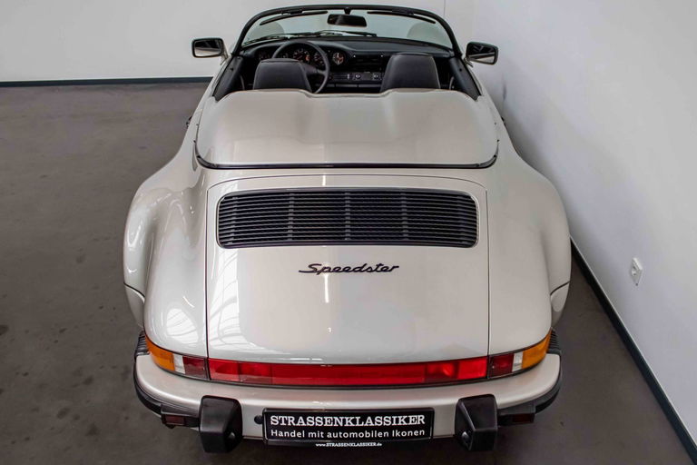 Porsche 911 Carrera 3.2 Speedster