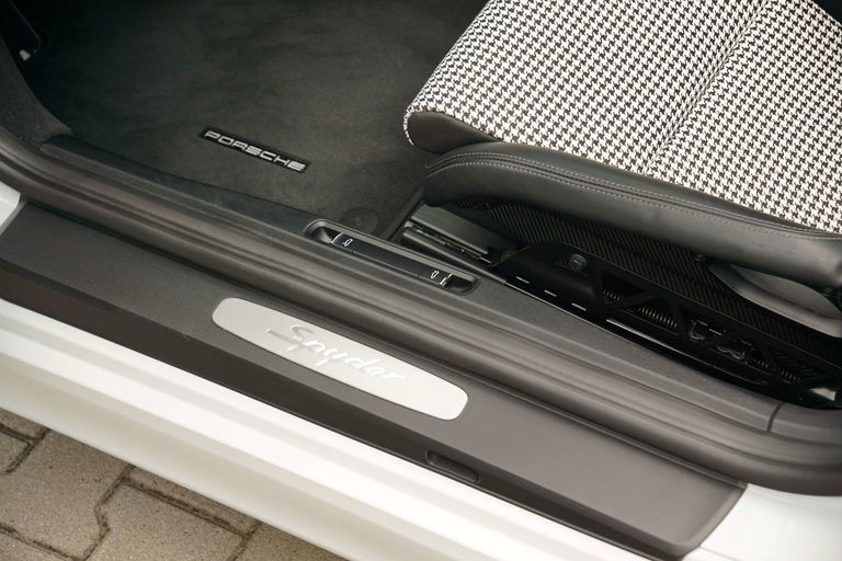 Porsche 981 Boxster Spyder