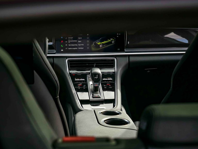 Porsche Panamera 4 E-Hybrid