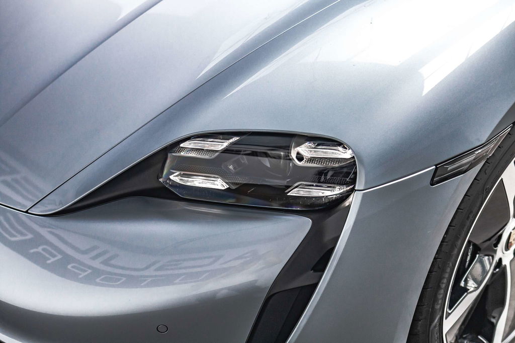 Porsche Taycan 4 Cross Turismo