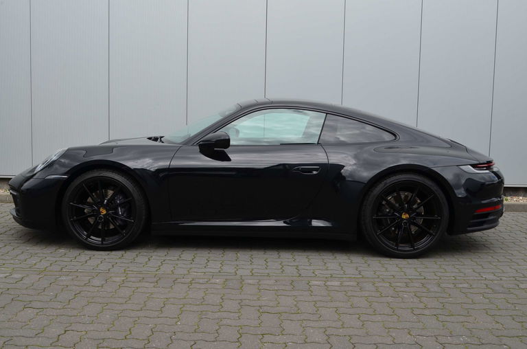 Porsche 992 Carrera