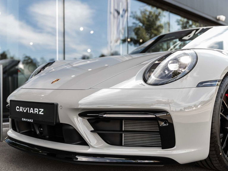 Porsche 992 Carrera 4 GTS