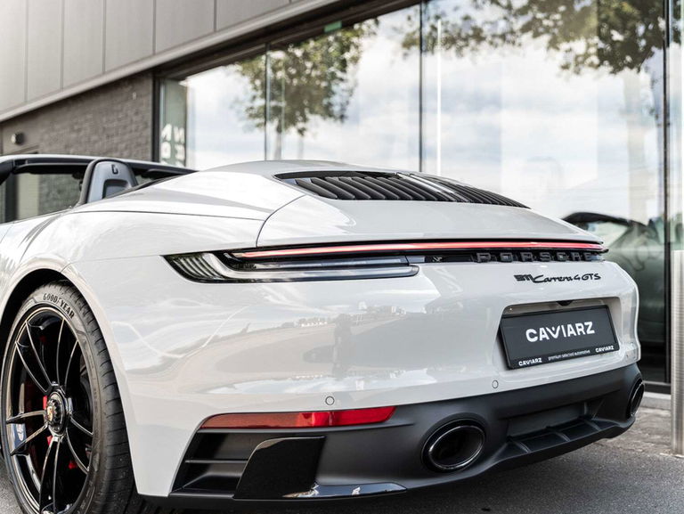 Porsche 992 Carrera 4 GTS