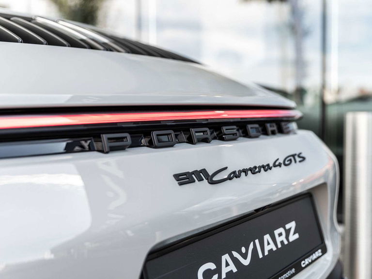 Porsche 992 Carrera 4 GTS