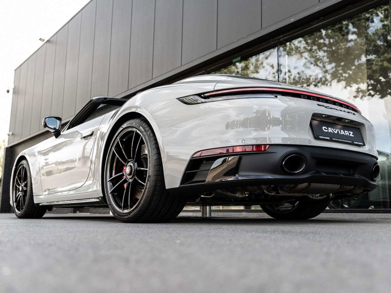Porsche 992 Carrera 4 GTS