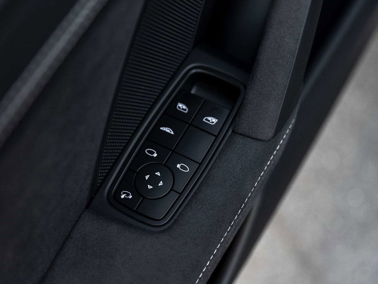 Porsche 992 Carrera 4 GTS