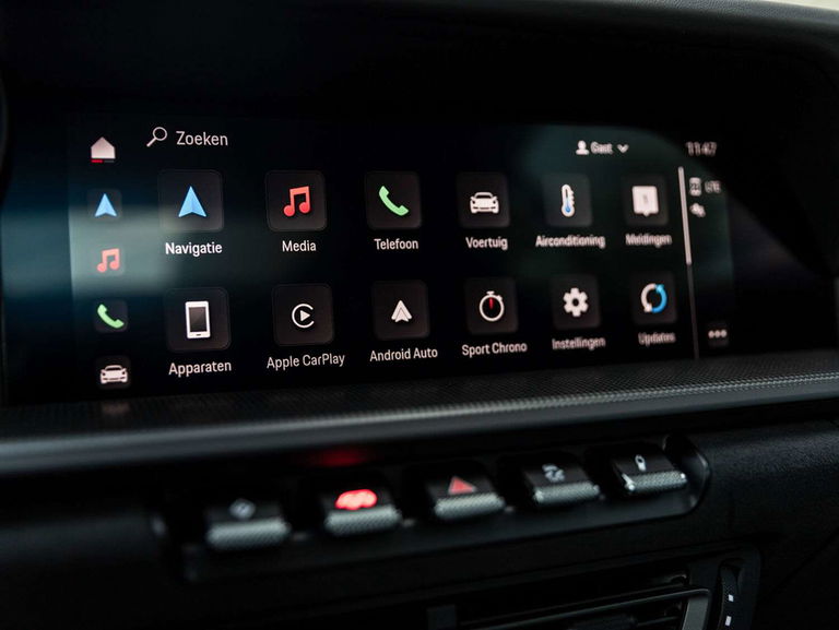 Porsche 992 Carrera 4 GTS