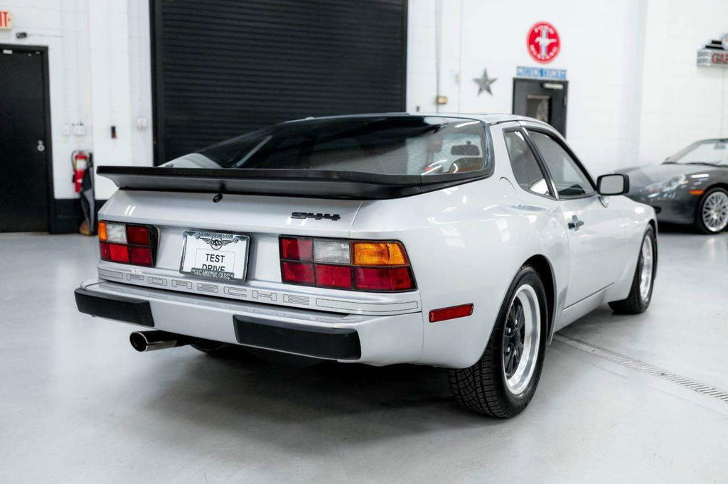 Porsche 944 Coupé