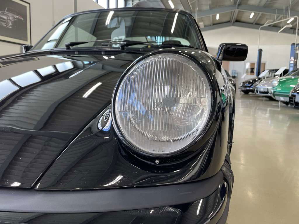 Porsche 911 Carrera 3.2 (US)