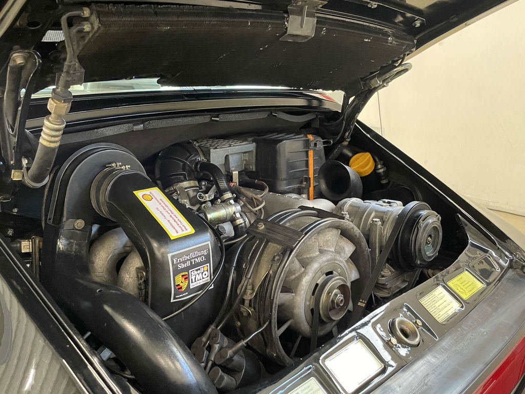 Porsche 911 Carrera 3.2 (US)