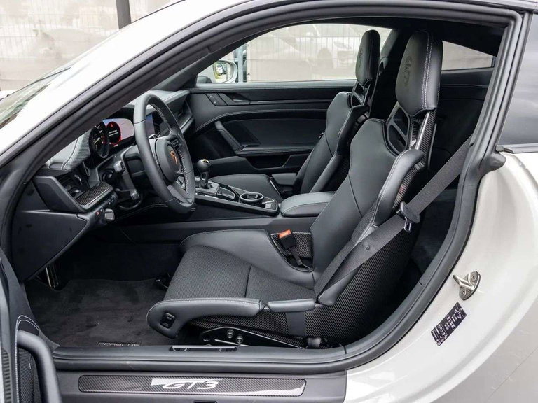 Porsche 992 GT3 Touring