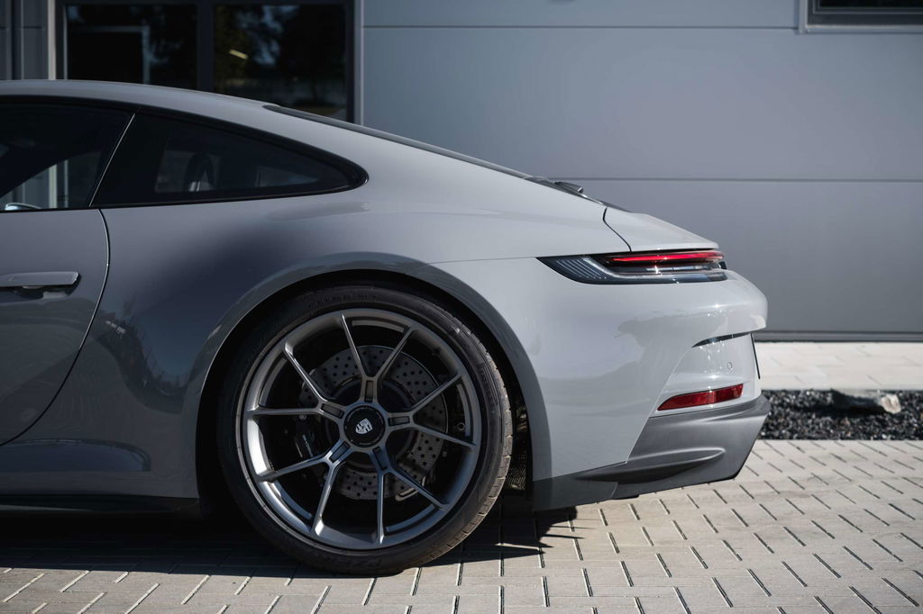 Porsche 992 GT3 Touring