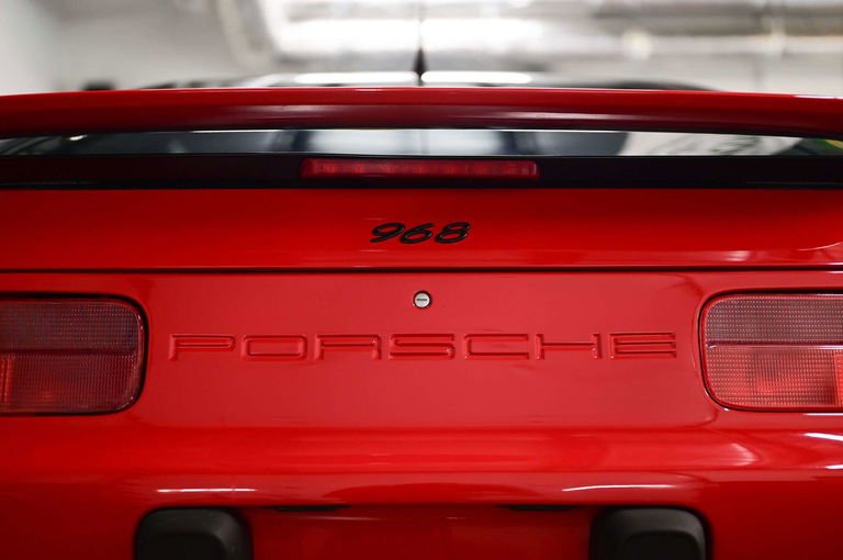 Porsche 968