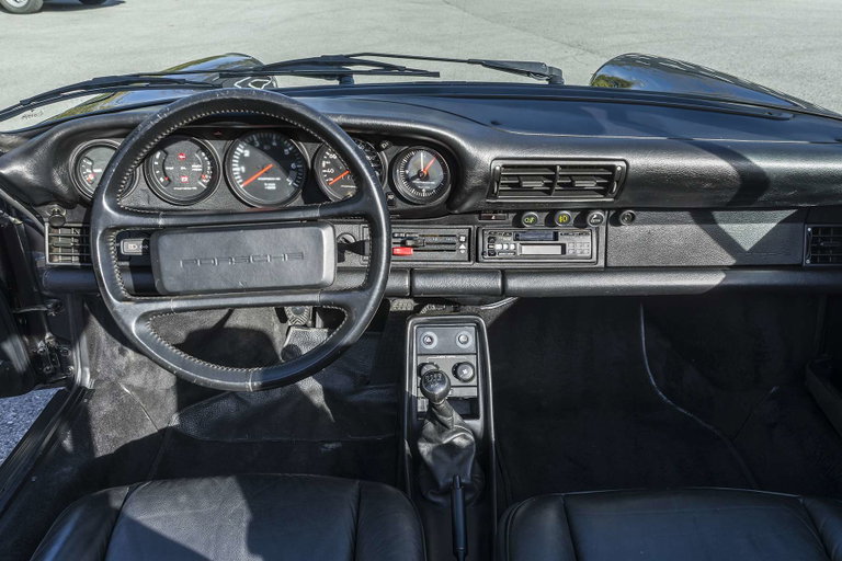 Porsche 911 Carrera 3.2