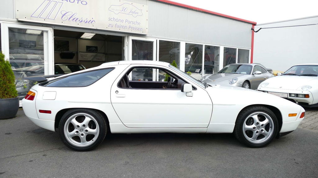 Porsche 928 S4