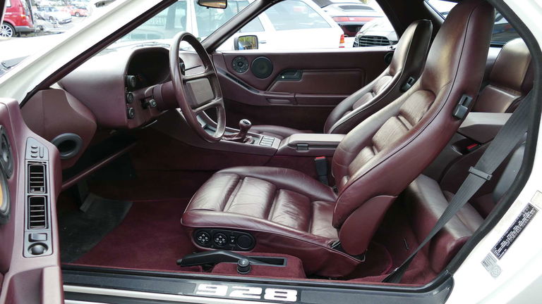 Porsche 928 S4