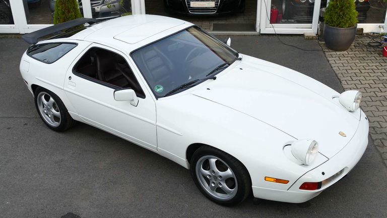 Porsche 928 S4