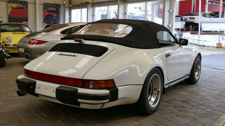 Porsche 911 Carrera 3.2 Speedster