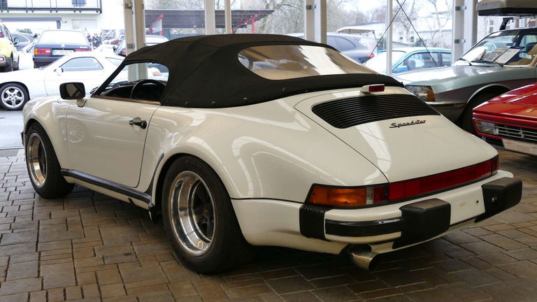 Porsche 911 Carrera 3.2 Speedster