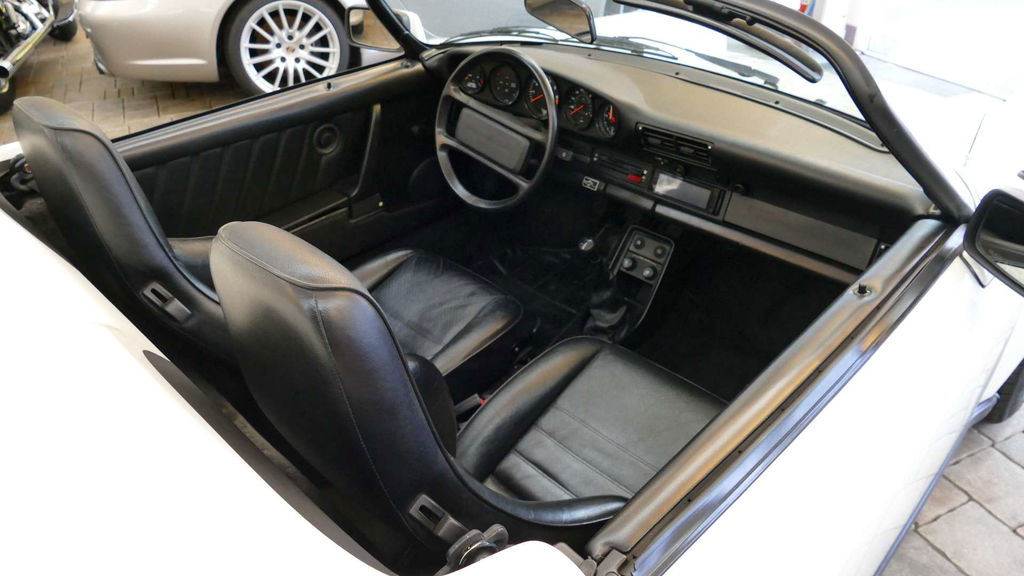 Porsche 911 Carrera 3.2 Speedster