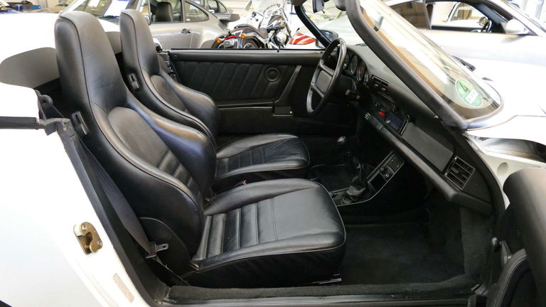 Porsche 911 Carrera 3.2 Speedster