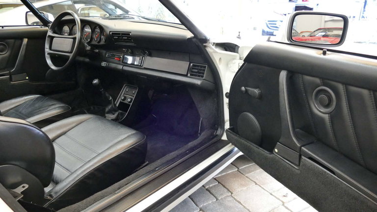 Porsche 911 Carrera 3.2 Speedster