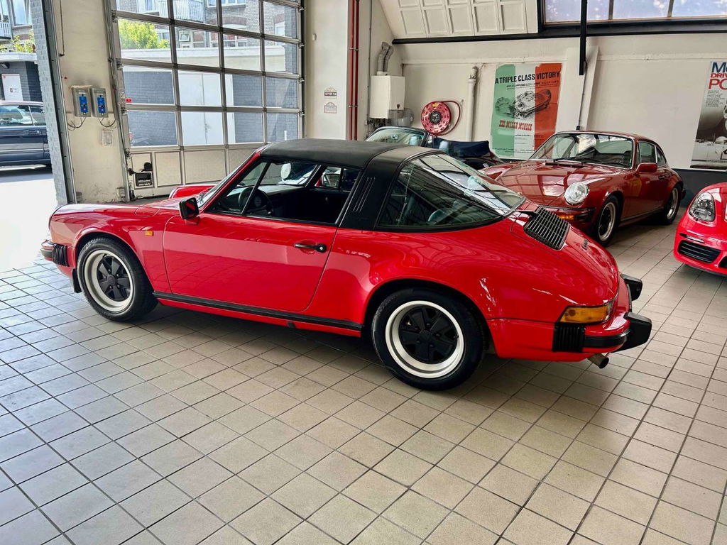 Porsche 911 Carrera 3.2 (US)