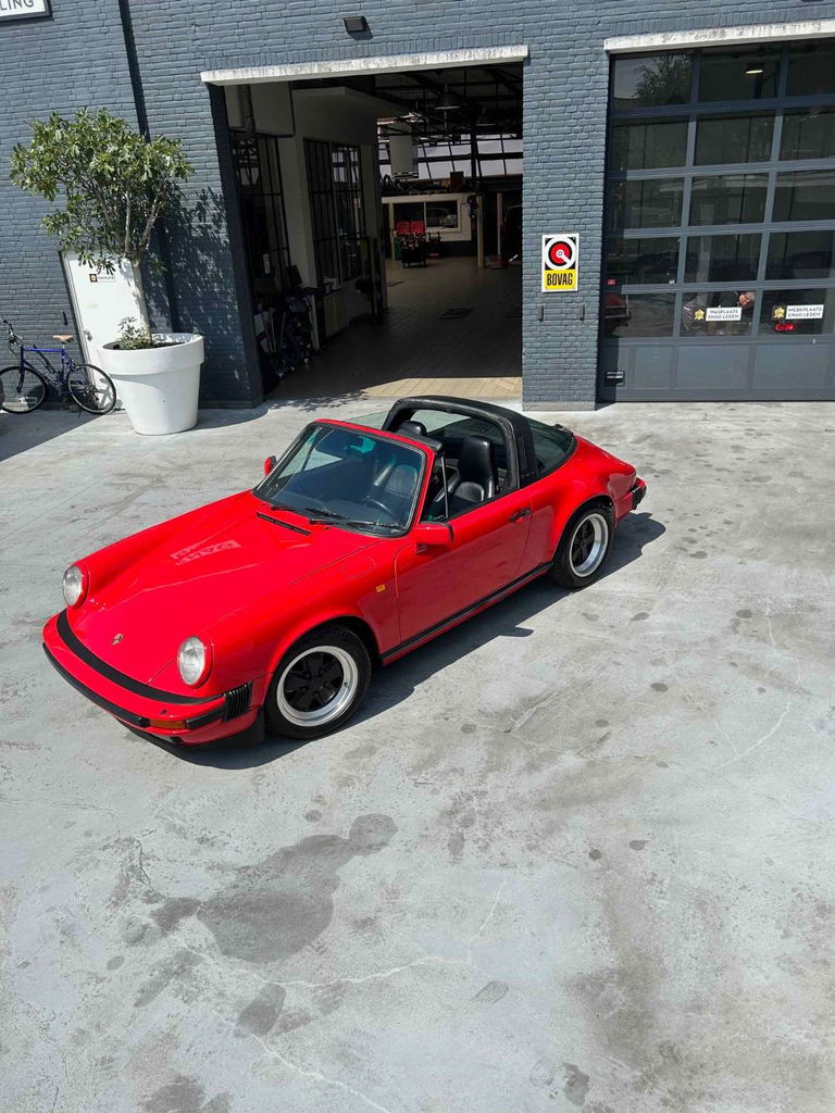 Porsche 911 Carrera 3.2 (US)