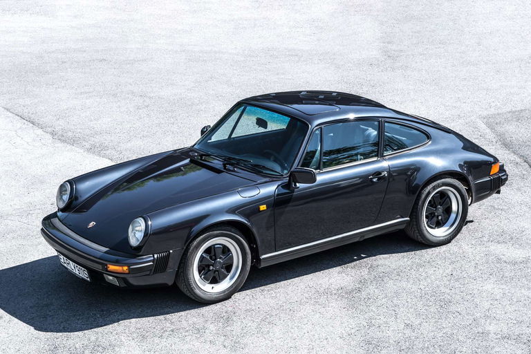 Porsche 911 Carrera 3.2 “25 Jahre 911”