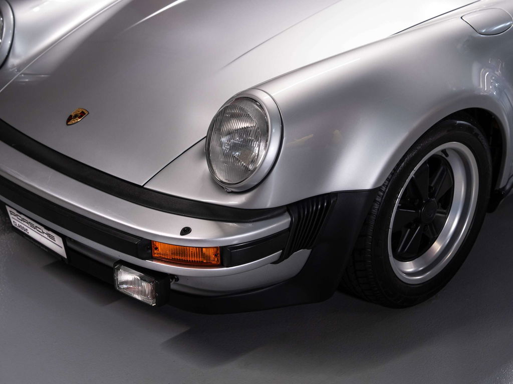 Porsche 911 Turbo 3.3