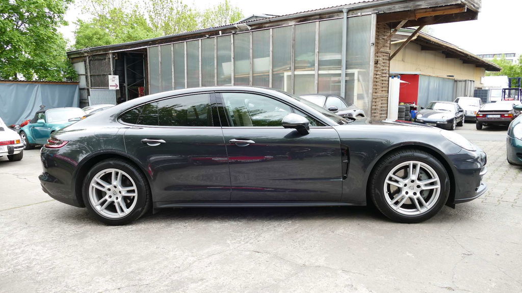 Porsche Panamera 4S