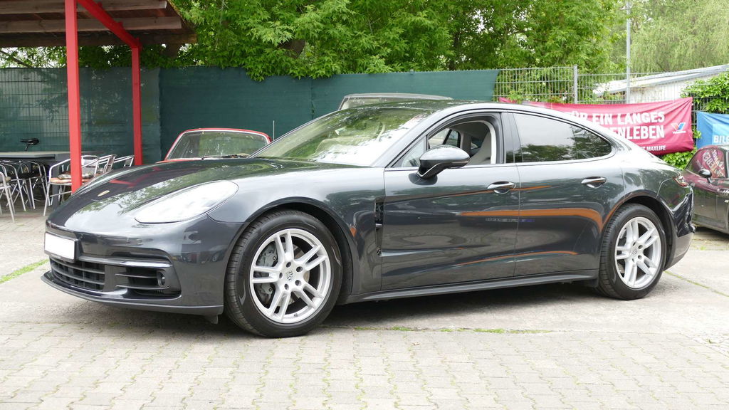 Porsche Panamera 4S