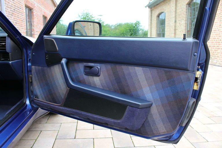 Porsche 944 S2 Coupé