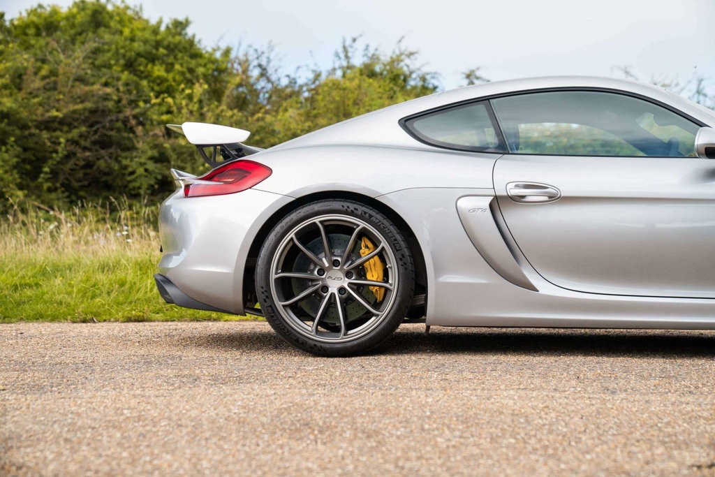 Porsche 981 Cayman GT4