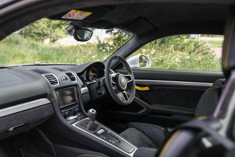 Porsche 981 Cayman GT4