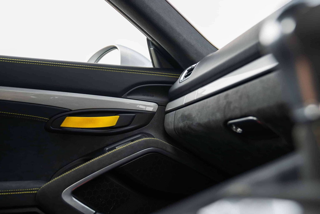 Porsche 981 Cayman GT4