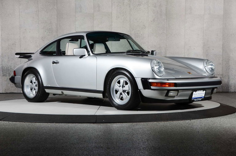 Porsche 911 Carrera 3.2 