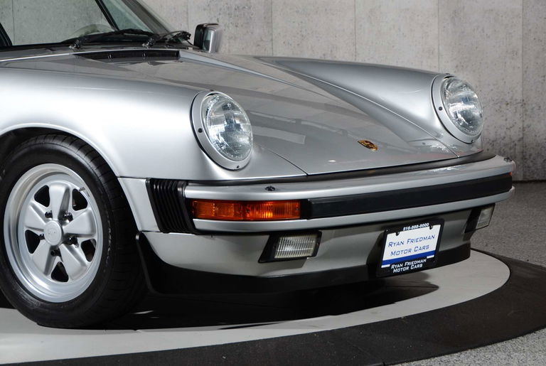 Porsche 911 Carrera 3.2 (US)