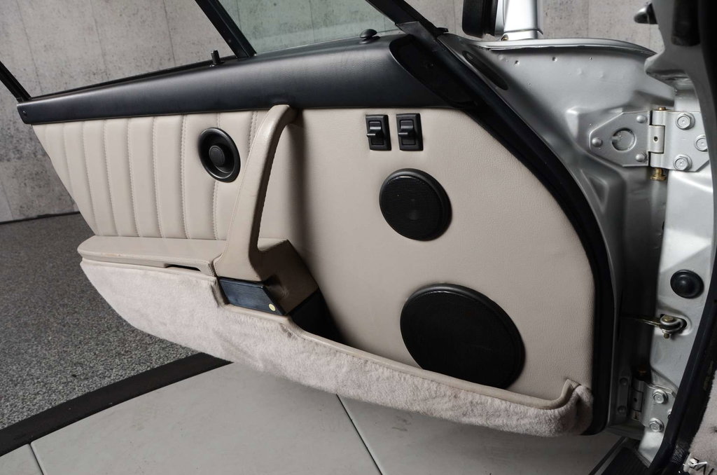 Porsche 911 Carrera 3.2 (US)